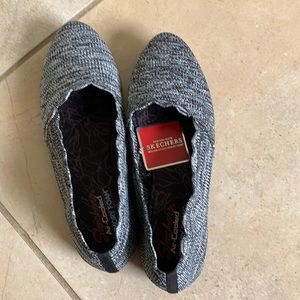 New with tags Sketchers Black flats